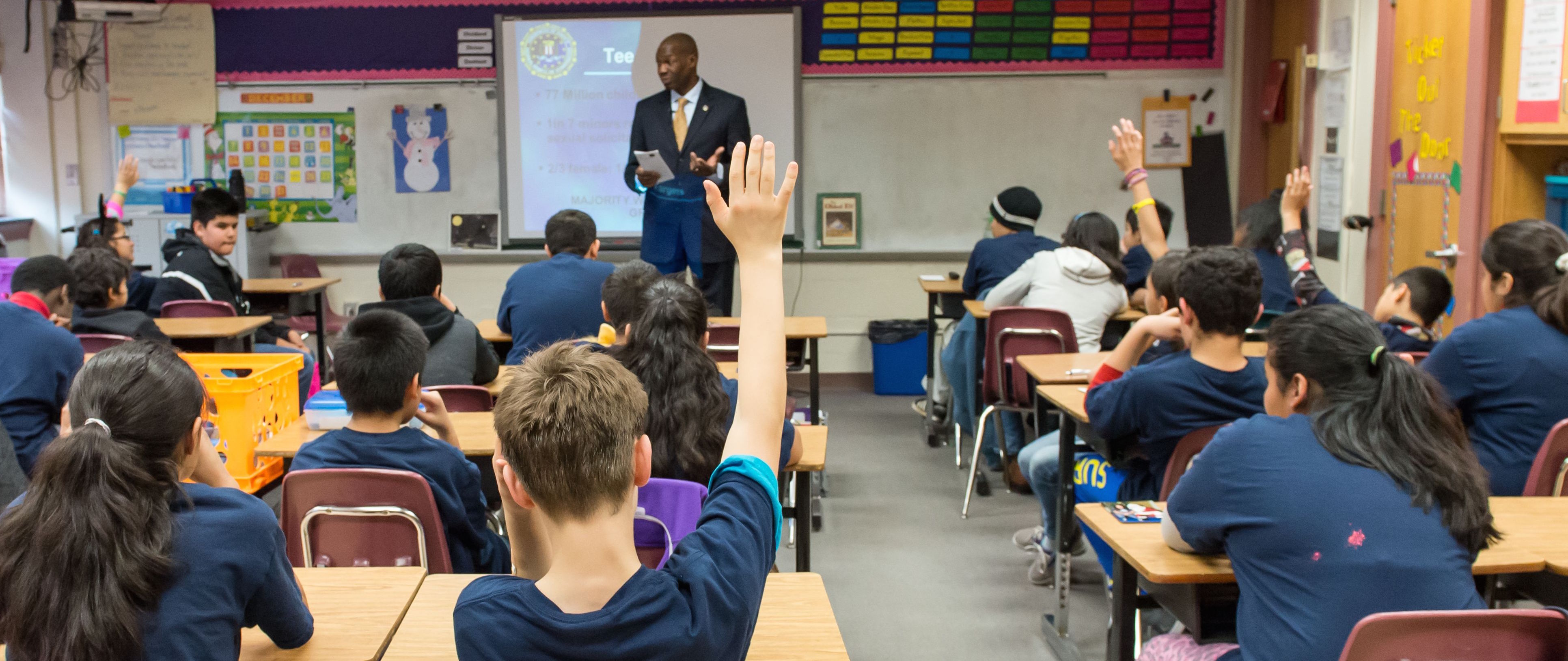 FBI Agent Talks to Students