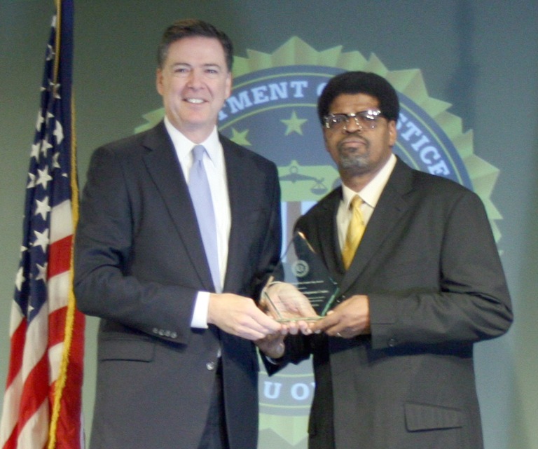 Derrell Roberts Receives Director’s Community Leadership Award from Director Comey on April 15, 2016