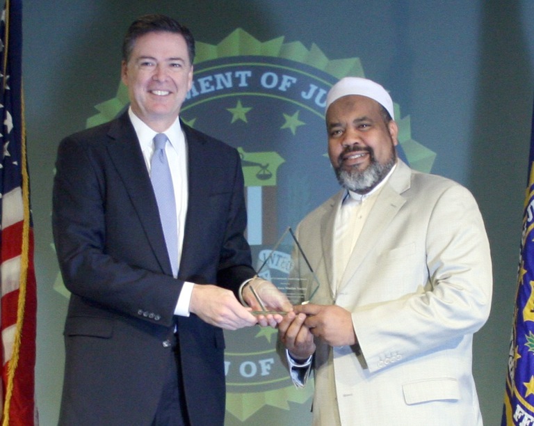 Imam Magid Receives Director’s Community Leadership Award from Director Comey on April 15, 2016
