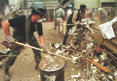 FBI Agent Searches for Clues Following Kenya Embassy Bombing (Reuters)