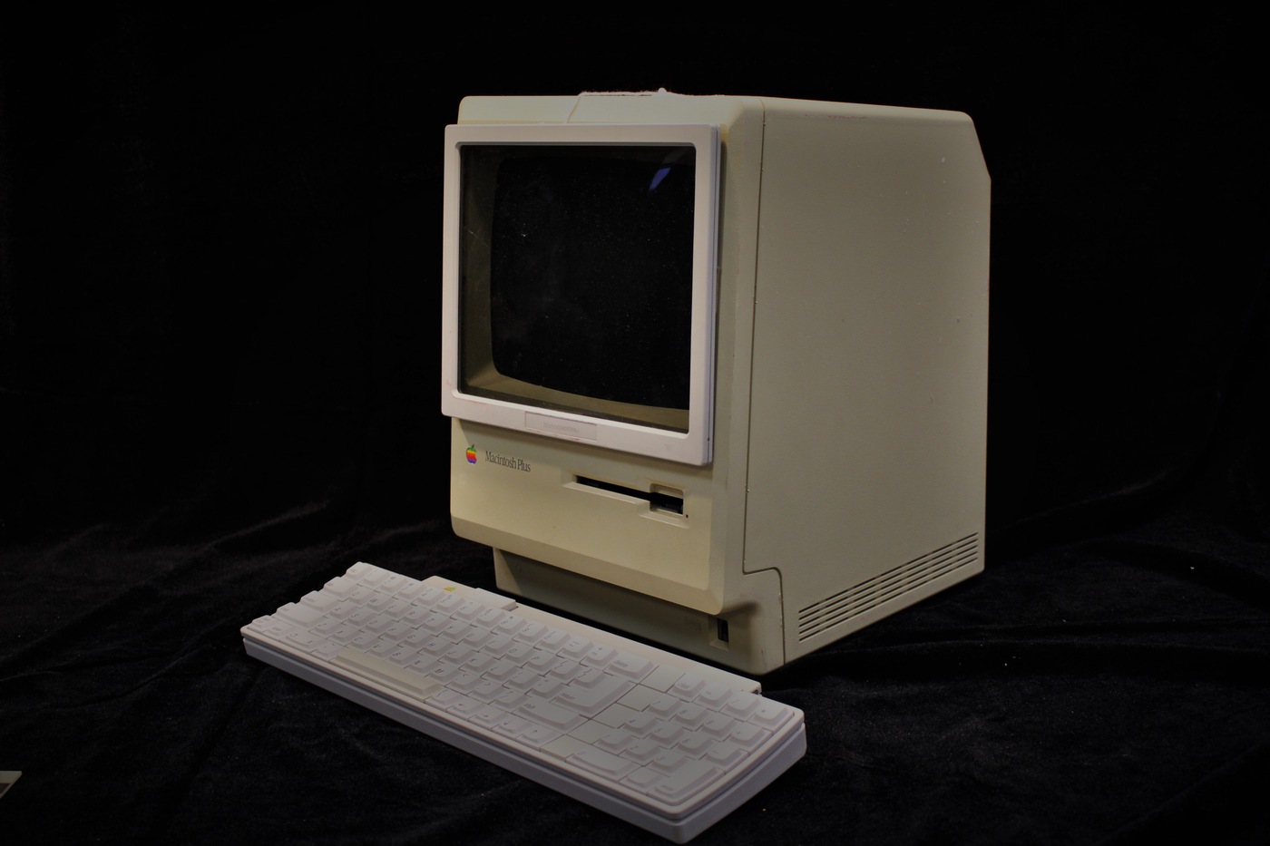 The FBI’s November Artifact of the Month is a Macintosh Plus that FBI Laboratory professionals used to create crime scene drawings.