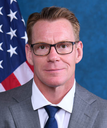 Official portrait of FBI Tampa Division Special Agent in Charge Dave Walker, May 2022.