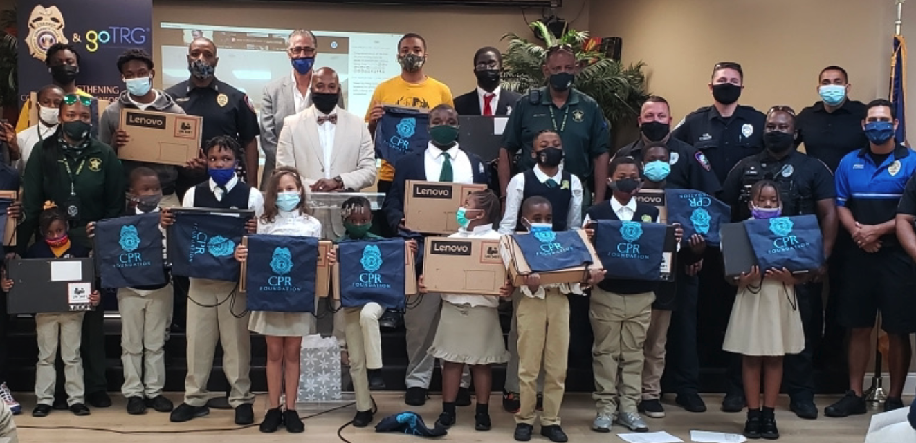 Students at Piney Grove Academy in Florida Receive New Laptops